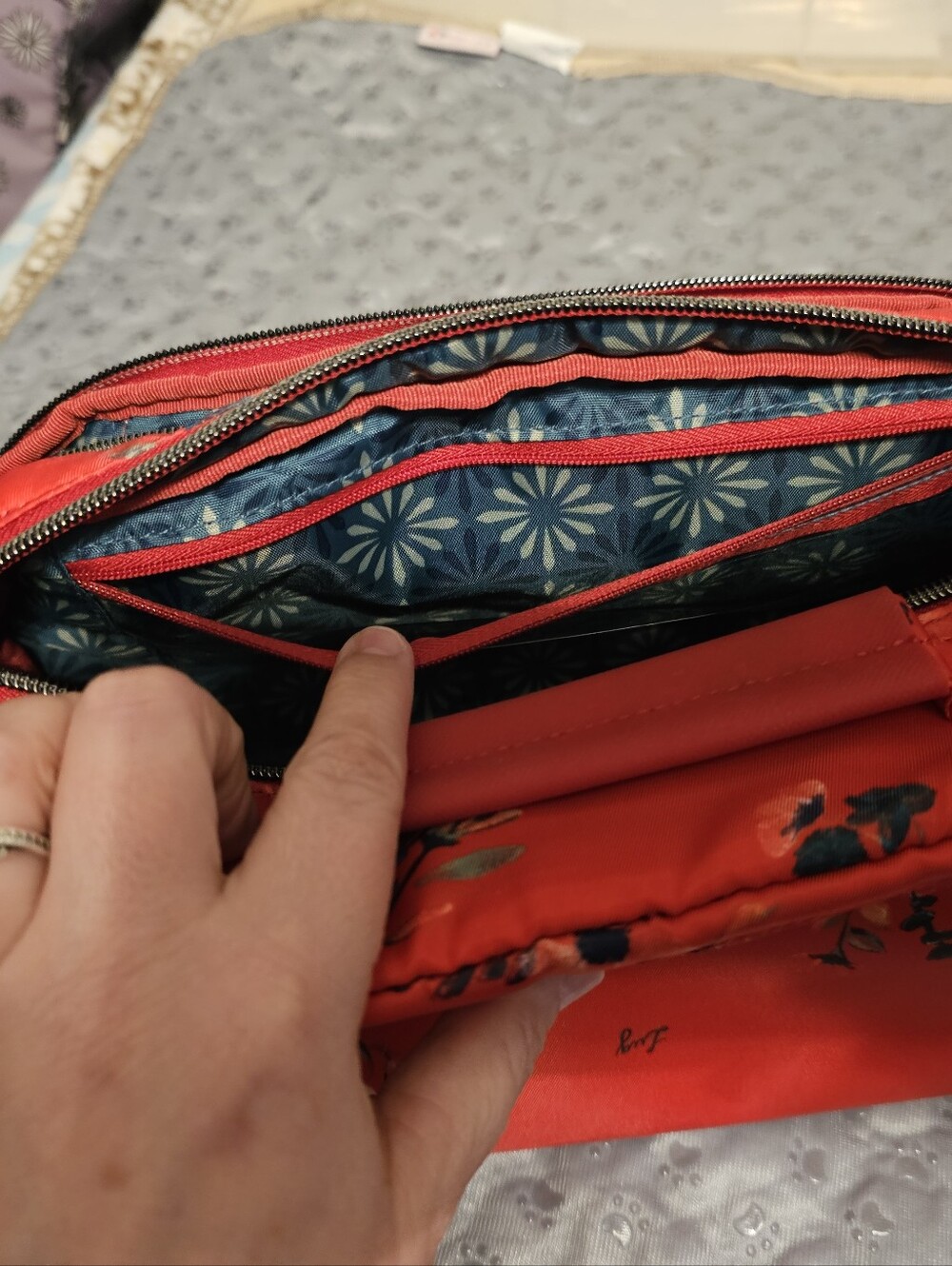Lug Trolley 2 Crossbody Bag in the Bouquet Red pattern - Picture 7 of 11